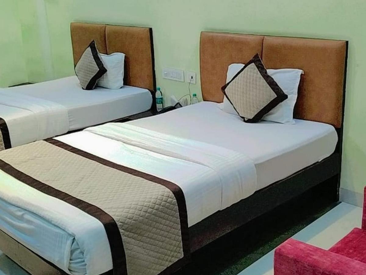 Akolia Jmc Hotel Lavish מראה חיצוני תמונה