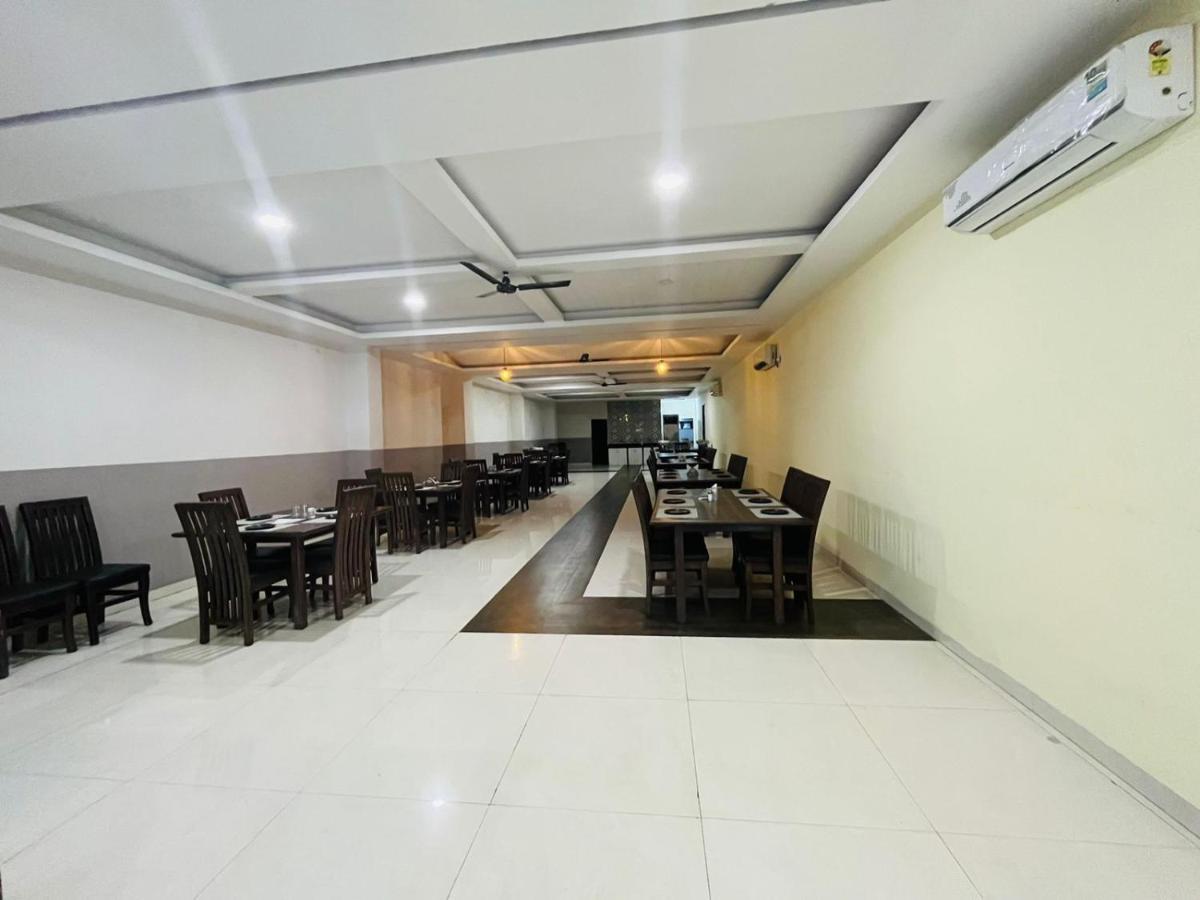 Akolia Jmc Hotel Lavish מראה חיצוני תמונה