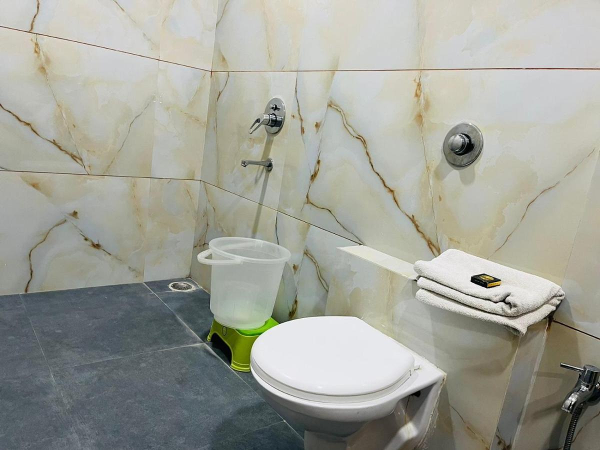 Akolia Jmc Hotel Lavish מראה חיצוני תמונה