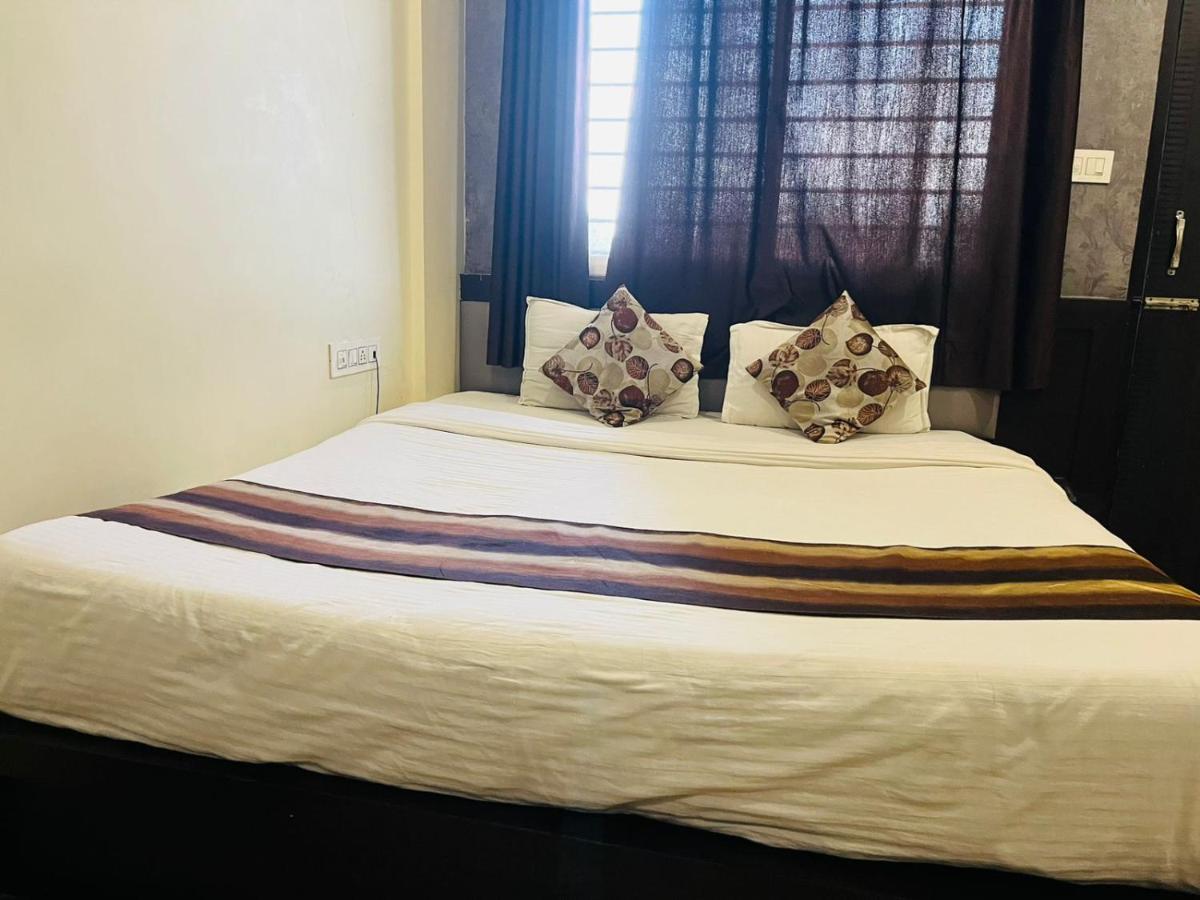 Akolia Jmc Hotel Lavish מראה חיצוני תמונה