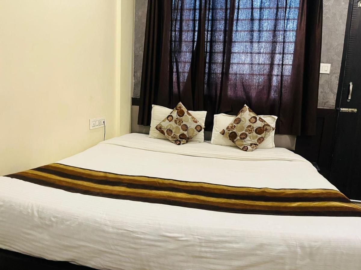 Akolia Jmc Hotel Lavish מראה חיצוני תמונה